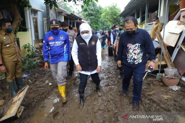 Pemprov Jatim perbaiki infrastruktur jalan rusak akibat banjir Jember