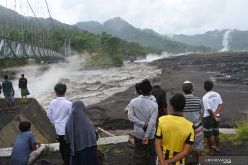 Bupati Lumajang minta masyarakat waspadai lahar dingin Gunung Semeru