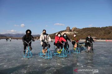 Gelanggang es alami terbesar di Beijing dibuka untuk umum