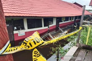 Ambruknya bangunan SDN 14 Palangka diduga faktor alam