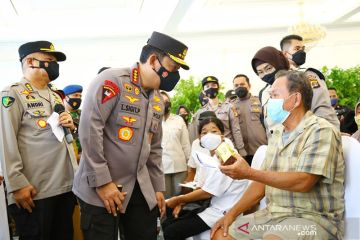 Kapolri instruksikan vaksinasi lansia dan anak dipercepat