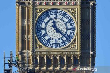 Proses restorasi jam Big Ben di London