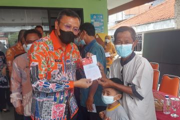 Jakarta Pusat serahkan bantuan tunai anak yatim terdampak COVID-19