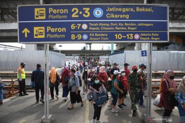 Siap-siap rogoh kocek lebih dalam, tarif KRL bakal naik jadi Rp5.000 mulai 1 April