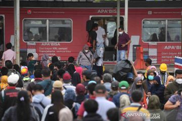 Kemenhub pastikan penyesuaian tarif KRL tidak dilakukan tahun ini