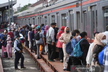 DPR: Wacana kenaikan tarif KRL tidak tepat saat ini