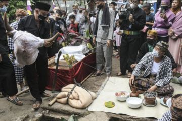 Tradisi sedekah bumi