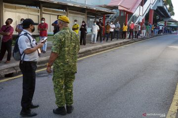 Malaysia izinkan vaksin 'booster' kedua