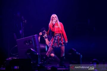 Avril Lavigne tampil di konser iHeartRadio ALTer EGO