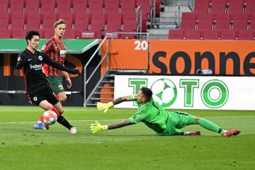 Eintracht ditahan imbang 1-1 oleh Augsburg