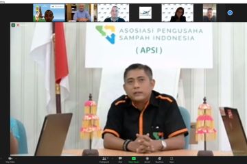 APSI Bali kerja sama dengan The Sea Cleaner bersihkan sampah di laut