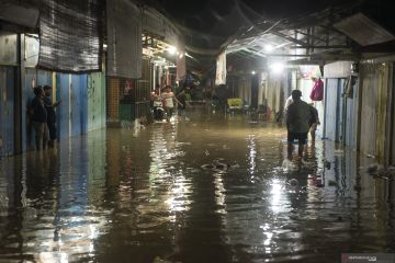 Pekan ini biaya haji diusulkan naik, banjir melanda Pidie