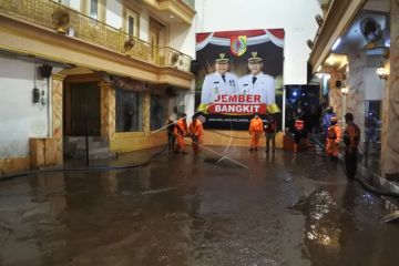 Rumah Bupati Terendam Banjir