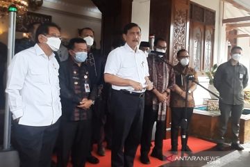 Luhut peringatkan masyarakat untuk tidak ke luar negeri