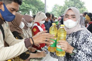 Pemprov Jawa Barat pantau toko penjualan minyak goreng murah