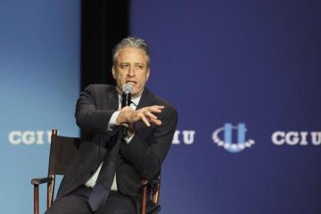 Jon Stewart akan terima penghargaan Mark Twain