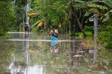 Banjir luapan Sungai Jeroan di Madiun