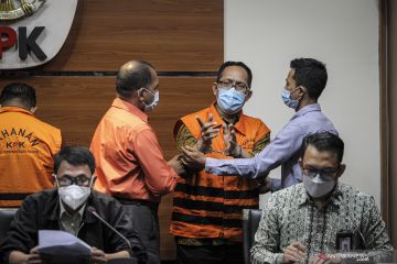 KPK perpanjang masa penahanan hakim Itong dan kawan-kawan