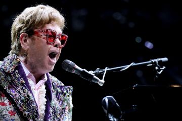 Elton John positif COVID-19 hingga YouTube pertimbangkan fitur NFT