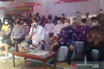 Mendagri tinjau Vaksinasi Merdeka anak di SDN 36 Pekanbaru