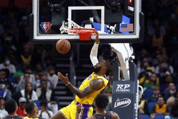 Lebron James absen pada laga yang harus dimenangi Lakers