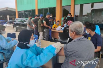 Vaksinasi COVID-19 di Kabupaten Bekasi capai 87,5 persen