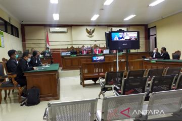 Bupati nonaktif Probolinggo jalani sidang perdana kasus korupsi