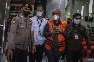 KPK dalami aliran uang eks Bupati Buru Selatan dari ASN