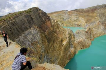 Taman Nasional Kelimutu ditutup dua hari akibat cuaca buruk