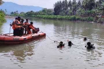 Tim SAR gabungan evakuasi jasad pemuda tenggelam di Pinrang