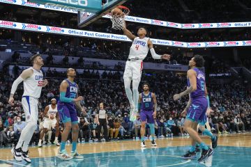 Bangkit pada kuarter keempat, Clippers benamkan Hornets 115-90