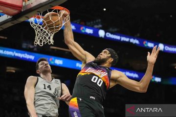 NBA: Suns bukukan sepuluh kemenangan beruntun usai tundukan Spurs 115-110