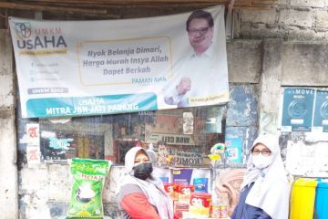 Pemkot Jaksel beri bantuan sembako bagi warga Isoman di Jati Padang