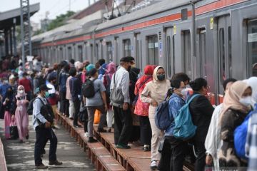 Volume pengguna KRL pagi ini lanjutkan tren penurunan