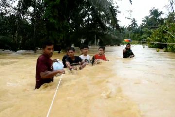 Debit air tinggi, Pemerintah Aceh Timur lakukan evakuasi