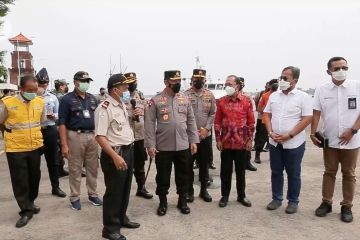 Kapolri tinjau prokes dan karantina PPLN di Pelabuhan Benoa