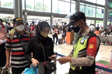 Kedatangan penumpang KA meningkat hari ini