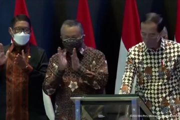 Presiden Jokowi buka perdagangan saham 2022