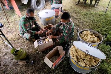 TNI buat dapur umum untuk korban banjir Aceh Utara