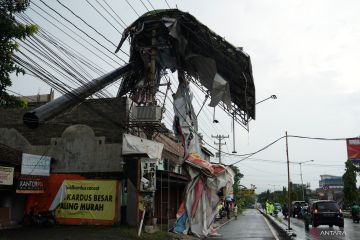 Pertumbuhan awan Cumulonimbus intensif sebabkan angin kencang