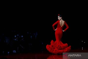 Peragaan busana internasional Flamenco di Sevilla, Spanyol