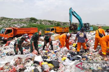 25 truk angkut sampah TPS liar Bekasi