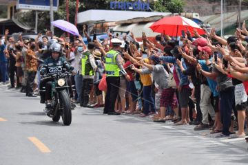 Presiden Jokowi Naik Motor Dari Sibisa Ke Parapat