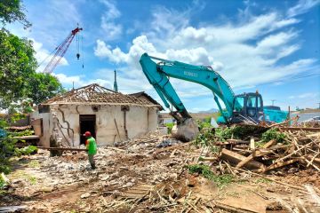 PN Kabupaten Kediri putuskan pengosongan rumah di lahan bandara