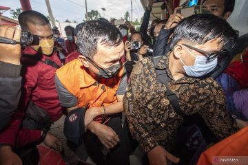 Pemindahan 10 Tersangka Kasus Suap Muara Enim Ke Rutan Pakjo