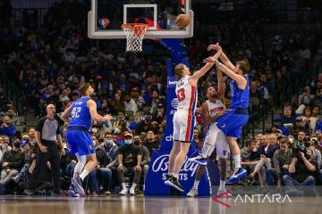 Doncic nyaris triganda, Mavericks melenggang kalahkan Pistons