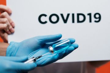 Tekan penularan COVID-19 dengan prokes ketat dan vaksinasi
