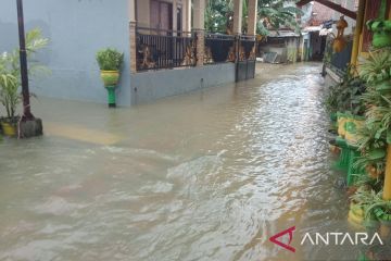 Pemukiman warga Kolpajung Pamekasan dilanda banjir