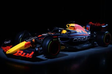 Mobil baru Red Bull RB18 diluncurkan