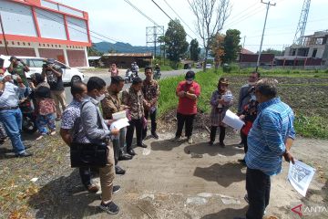 Ibu dan anak saling tuntut dalam sengketa tanah di Bukittinggi